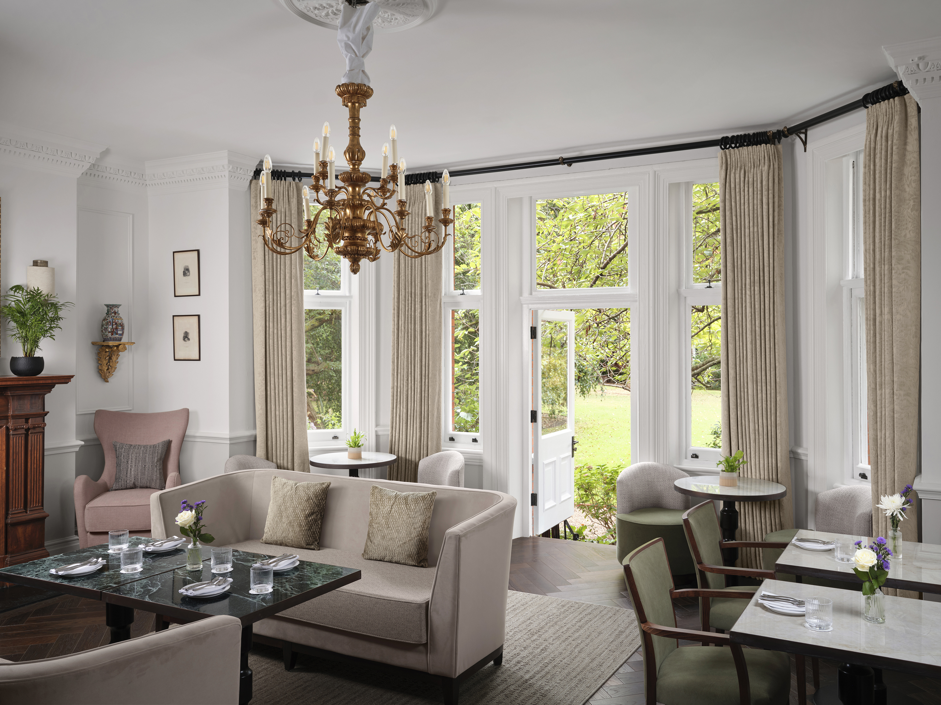 Drinks & Dining in Chelsea | The Chelsea Townhouse